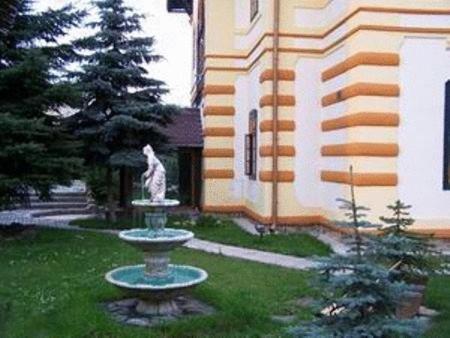 Готель Zamok U Grofa Нітра Екстер'єр фото